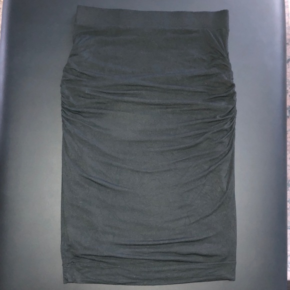 BR black side ruched midi length skirt - Picture 5 of 6